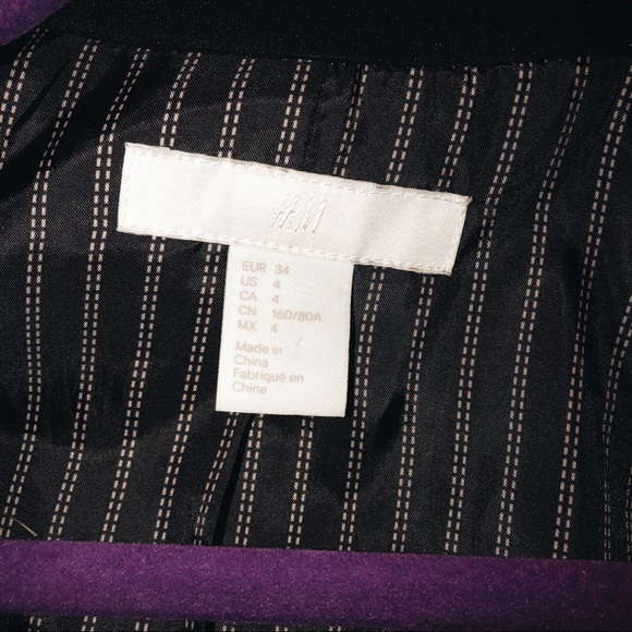 ✨H&M Fitted Blazer✨ - Picture 5 of 8